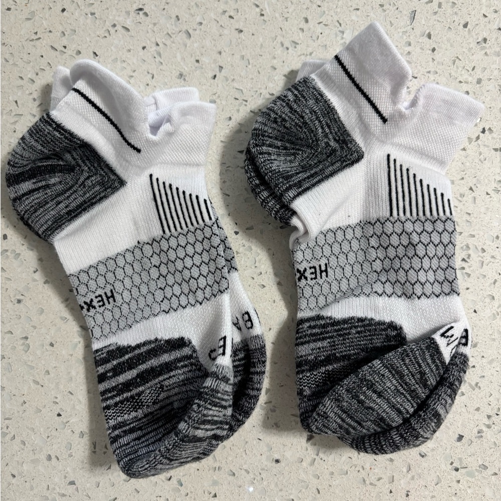 Bombas Hex Tec Men's Black and White Ankle Socks